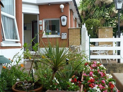 Oaklands House - Adults Only Hotel Brading Exterior photo
